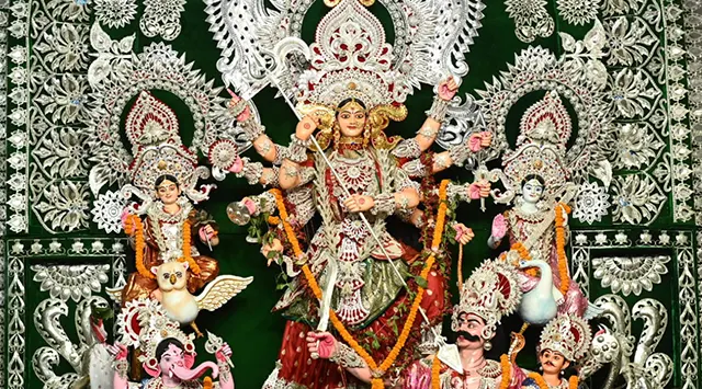 Maa