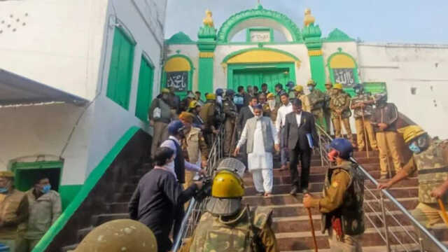 Masjid 1732867876