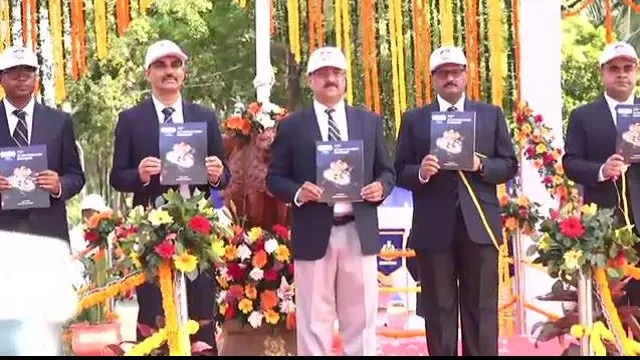 Yb Khurania