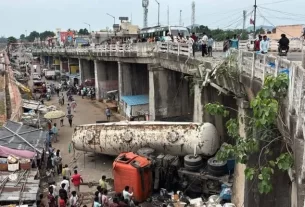 Truck Falls From Bridge 1080x570