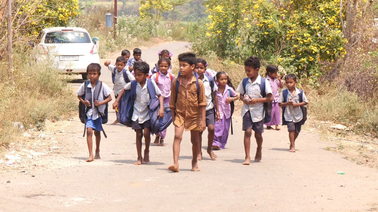 Andhra School Student 576968